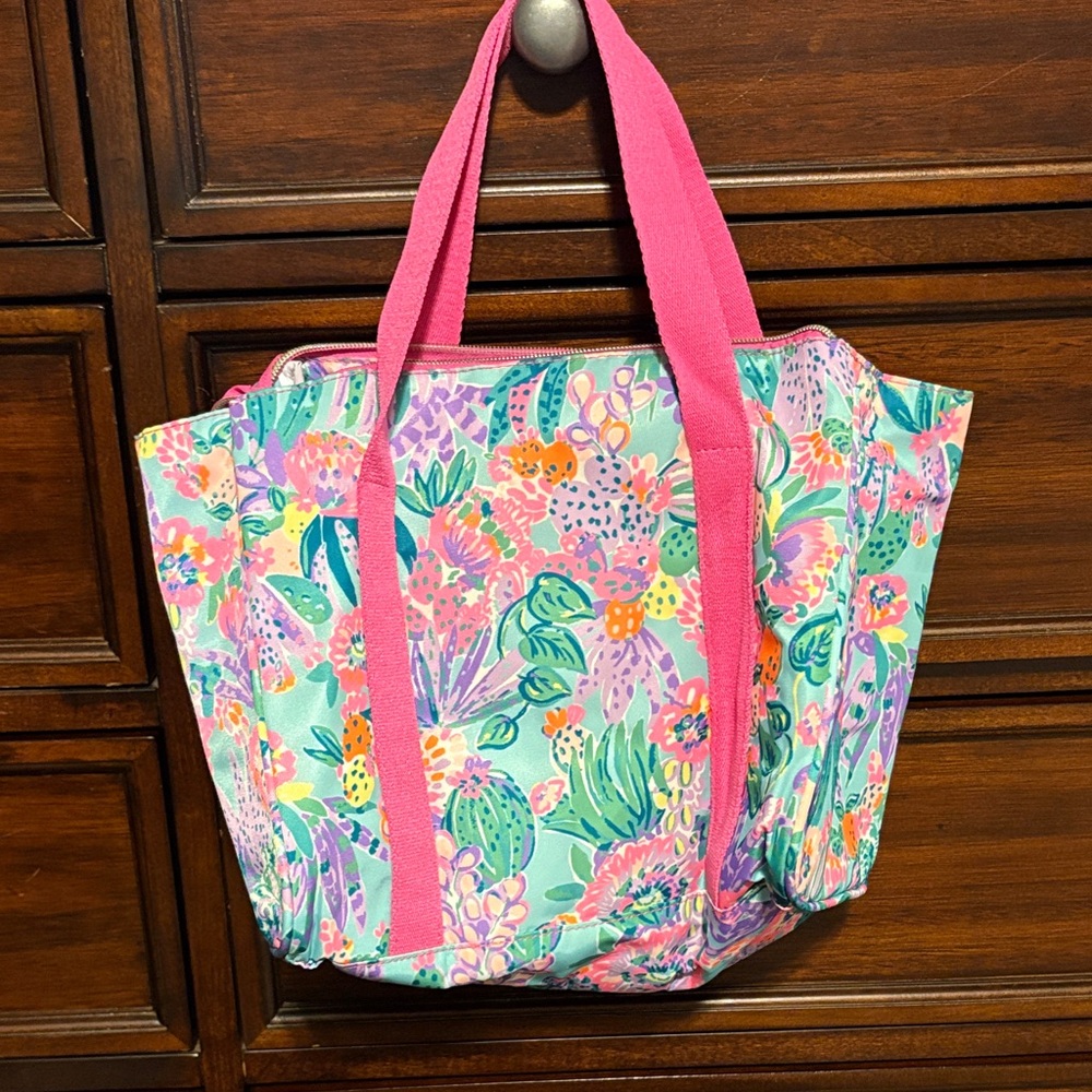 Lilly Pulitzer Vibrant Pink and Green Floral Lunch Cooler Bag - Picture 3 of 4